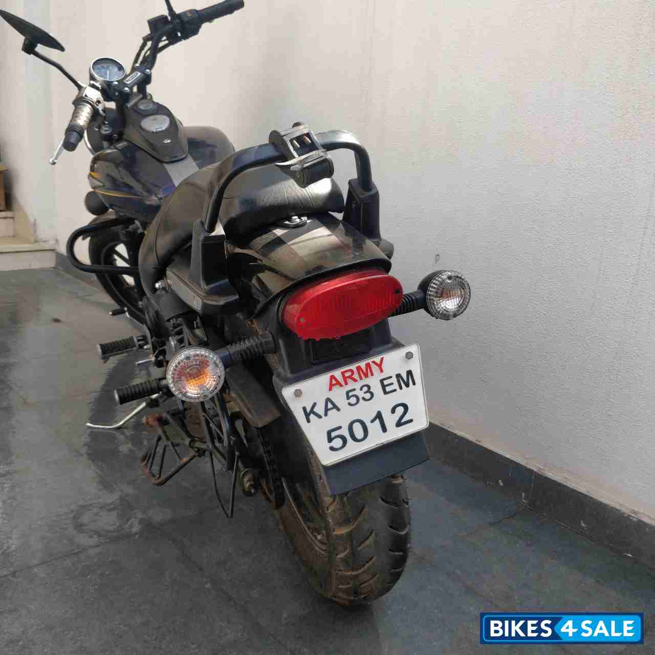 Black- Blue Bajaj Avenger Street 150