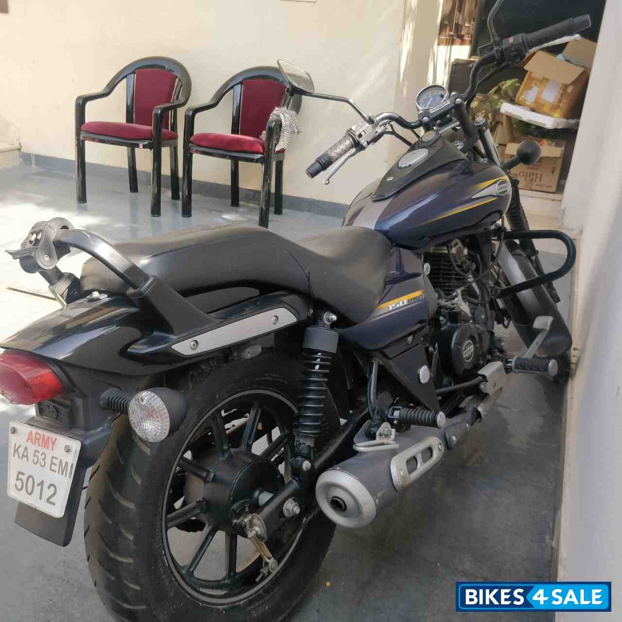Black- Blue Bajaj Avenger Street 150