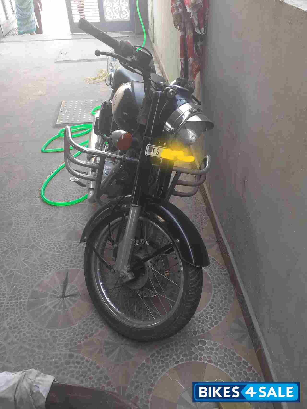 Black Royal Enfield Classic 350