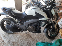 White Bajaj Dominar 400
