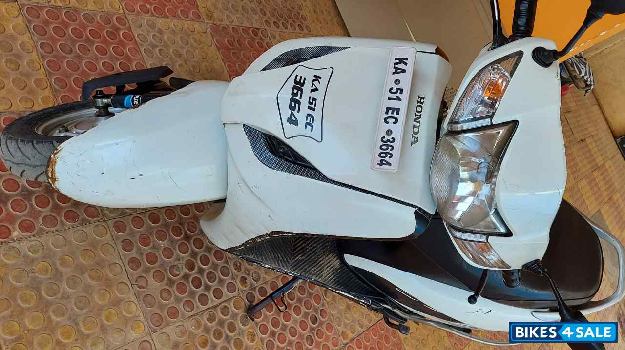 White Honda Activa