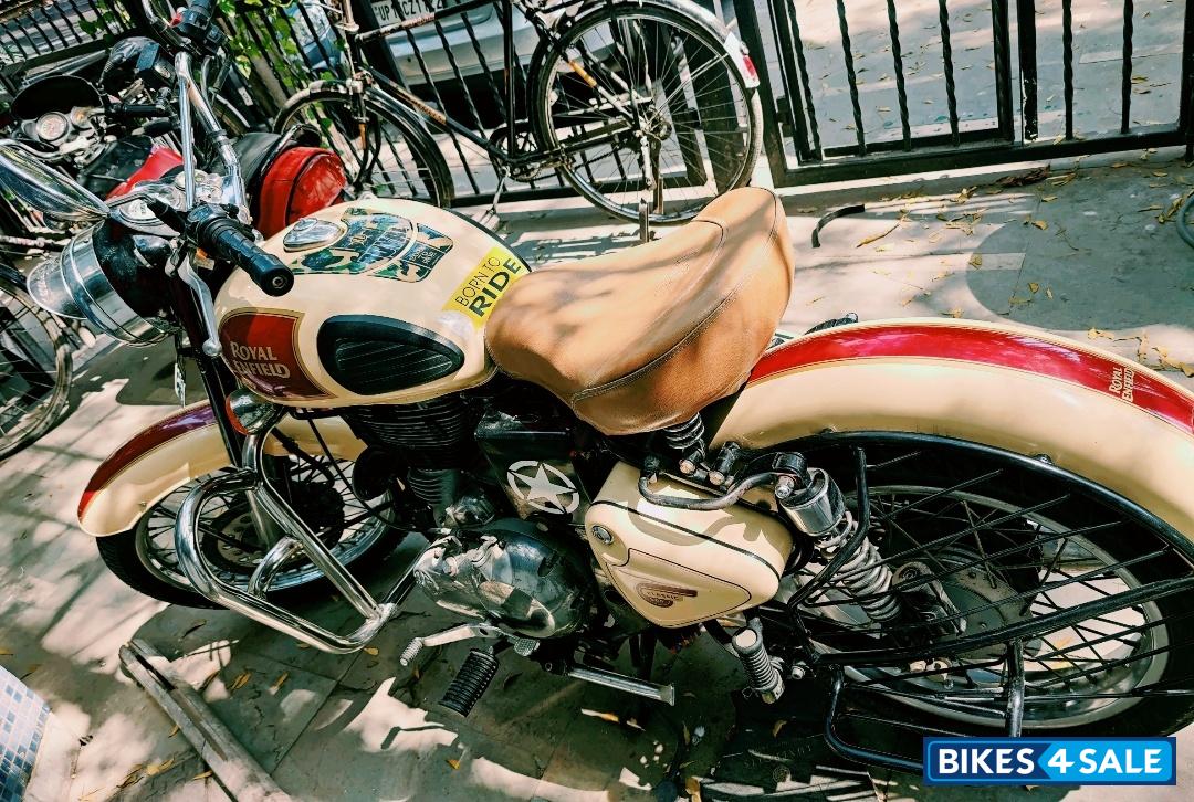 Tan Royal Enfield Classic 500 Tan Royal Enfield Classic 500