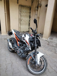 White KTM Duke 250