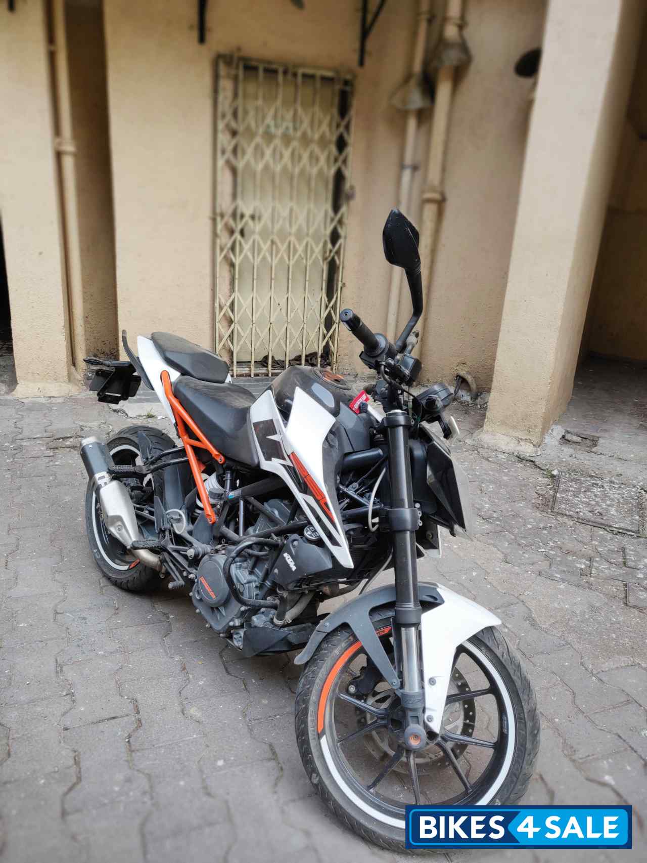 White KTM Duke 250