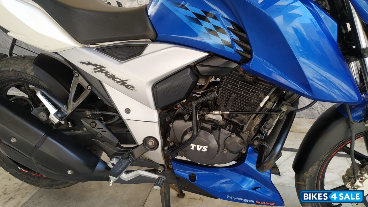Blue TVS Apache RTR 160 4V