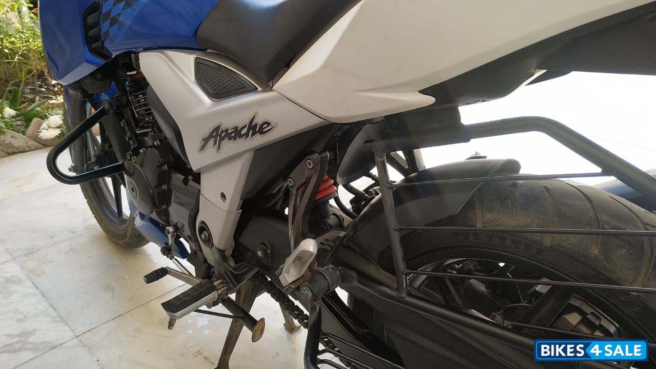 Blue TVS Apache RTR 160 4V
