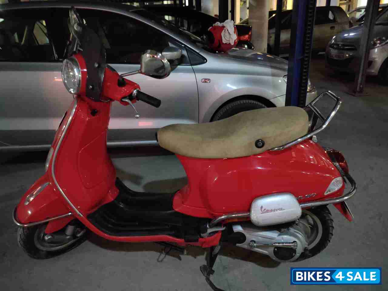 Red Vespa VXL 150