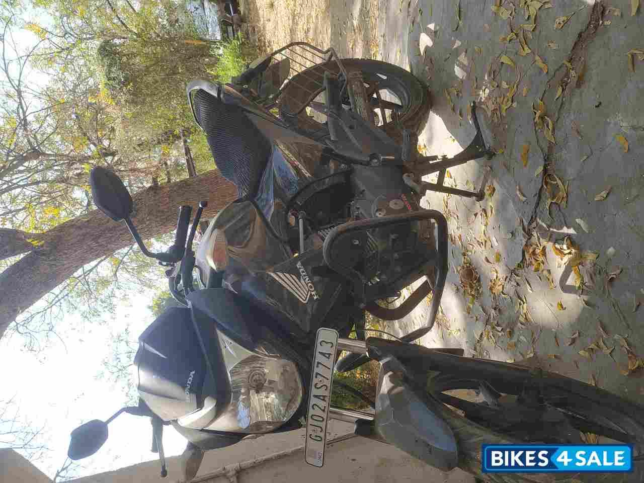 Black Honda Unicorn Dazzler