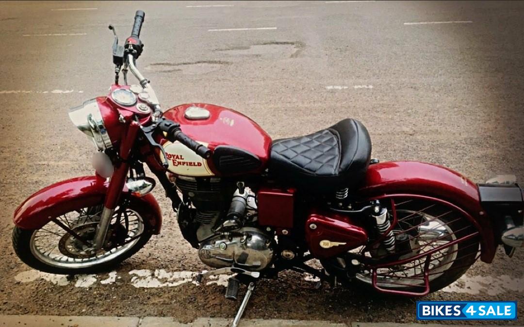 Maroon Royal Enfield Classic 350