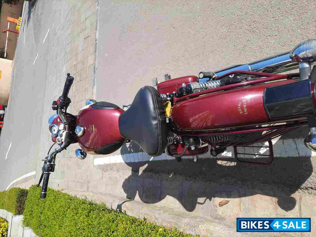 Maroon Royal Enfield Classic 350 Maroon Royal Enfield Classic 350