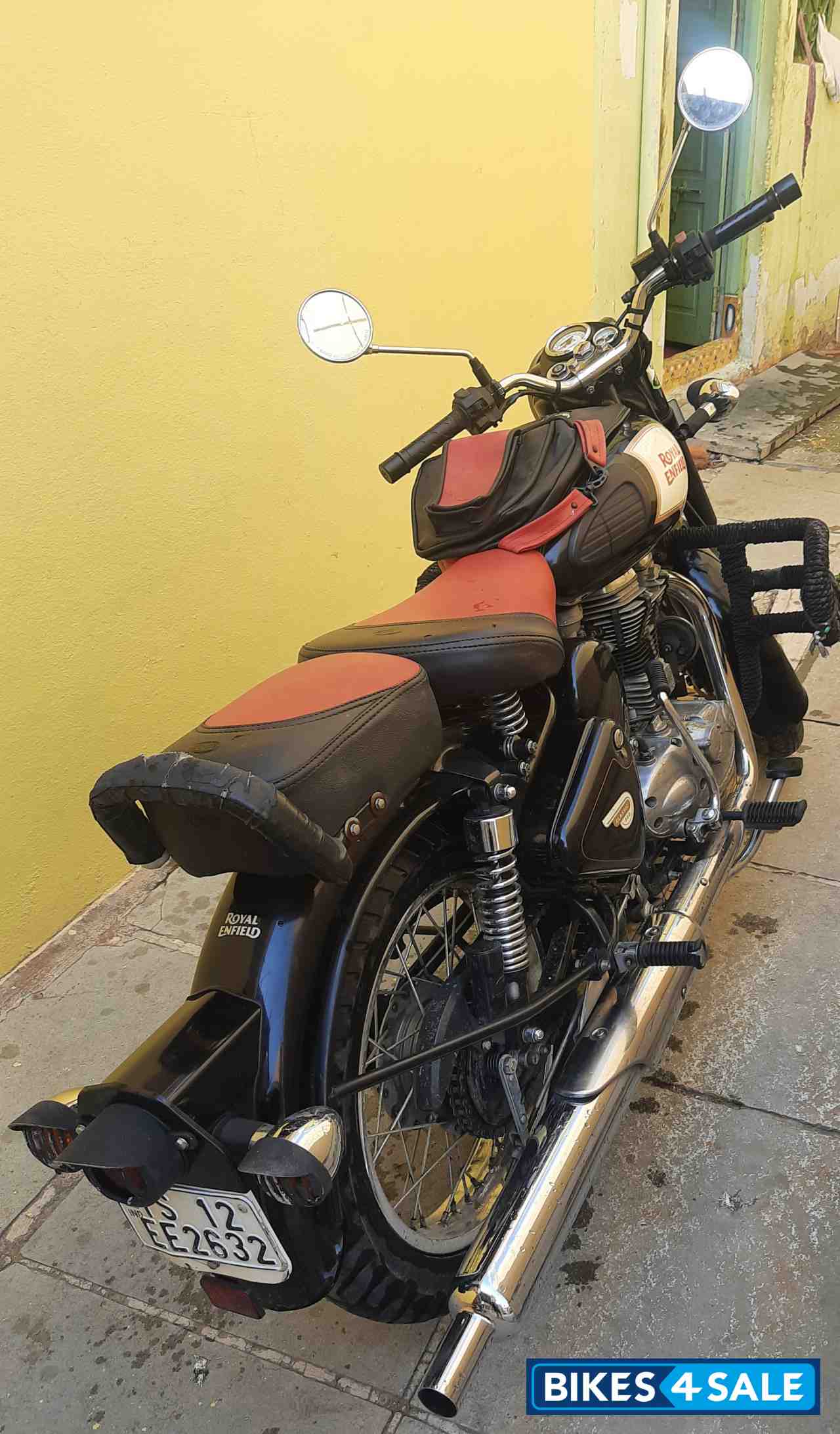 Black Royal Enfield Classic 350