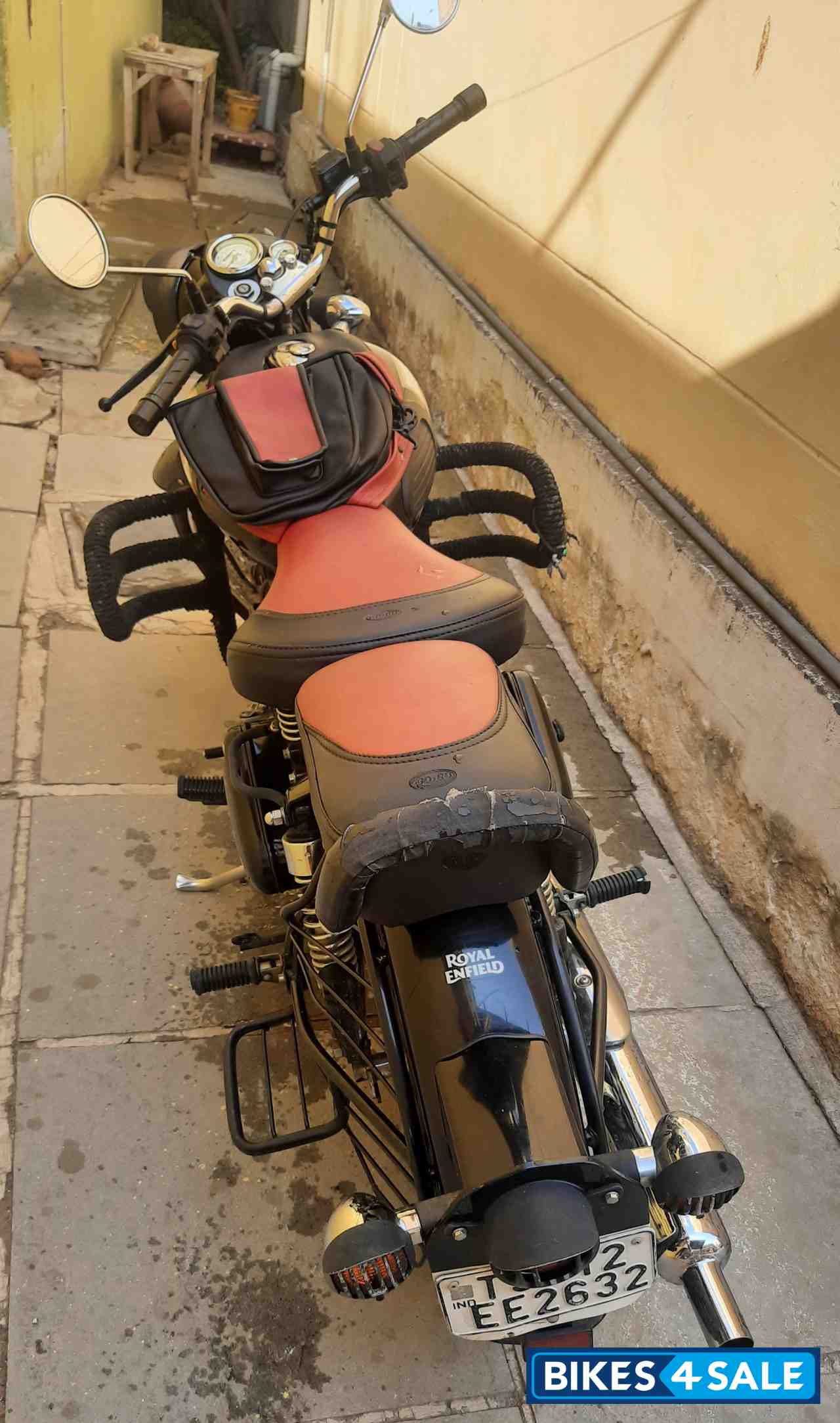 Black Royal Enfield Classic 350 Black Royal Enfield Classic 350