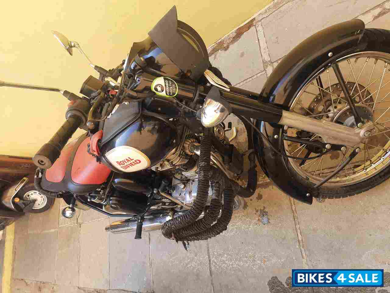 Black Royal Enfield Classic 350 Black Royal Enfield Classic 350