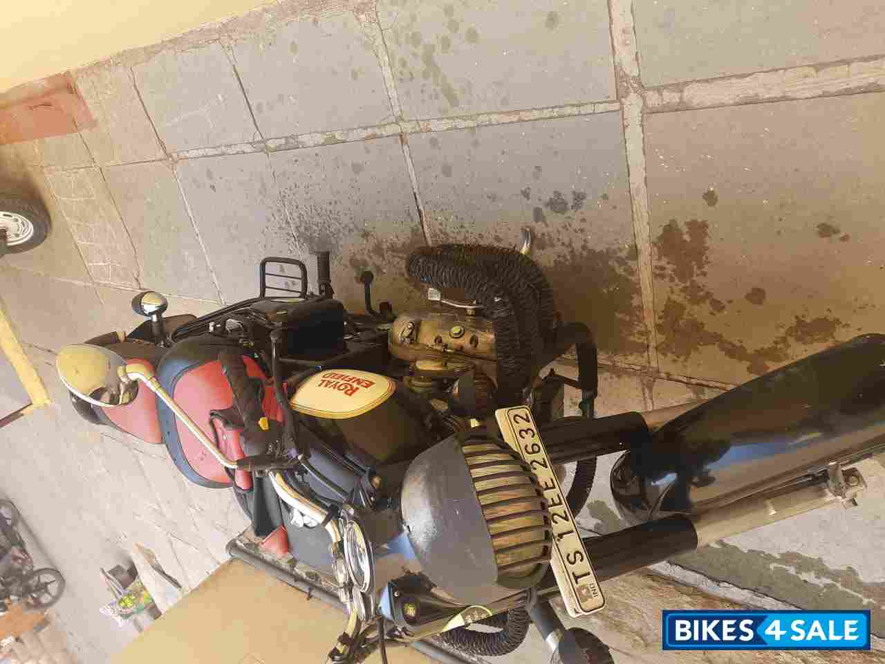 Black Royal Enfield Classic 350 Black Royal Enfield Classic 350