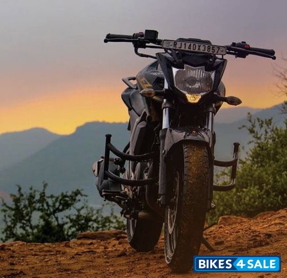 Black Yamaha FZ FI V2