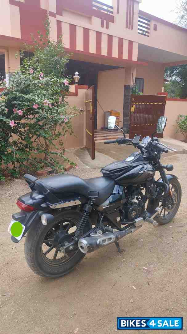 Bajaj Avenger Street 180