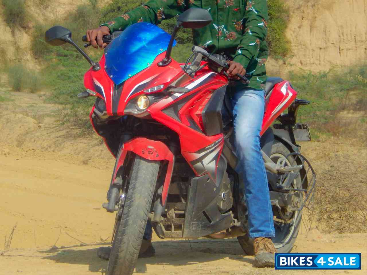Red & Black Bajaj Pulsar RS 200 ABS