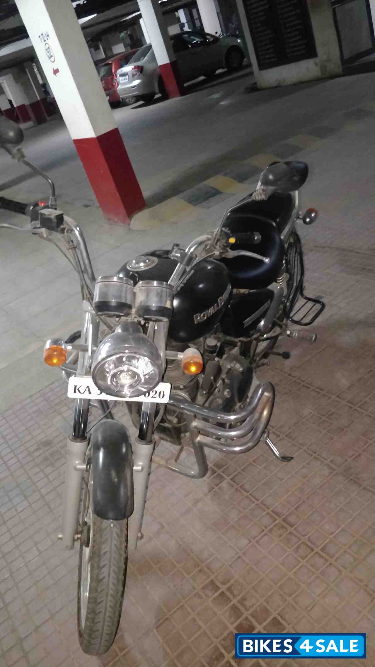 Matt Black Royal Enfield Thunderbird 350 Matt Black Royal Enfield Thunderbird 350