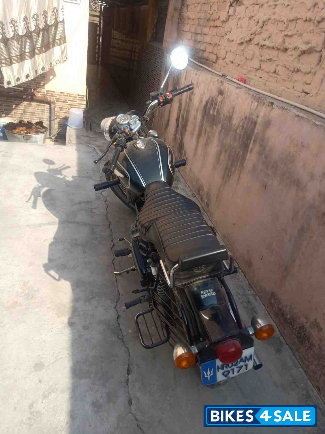 Black Royal Enfield Bullet Standard 500