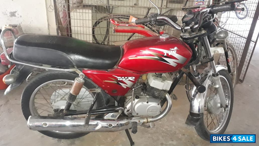 Red TVS MAX 100R
