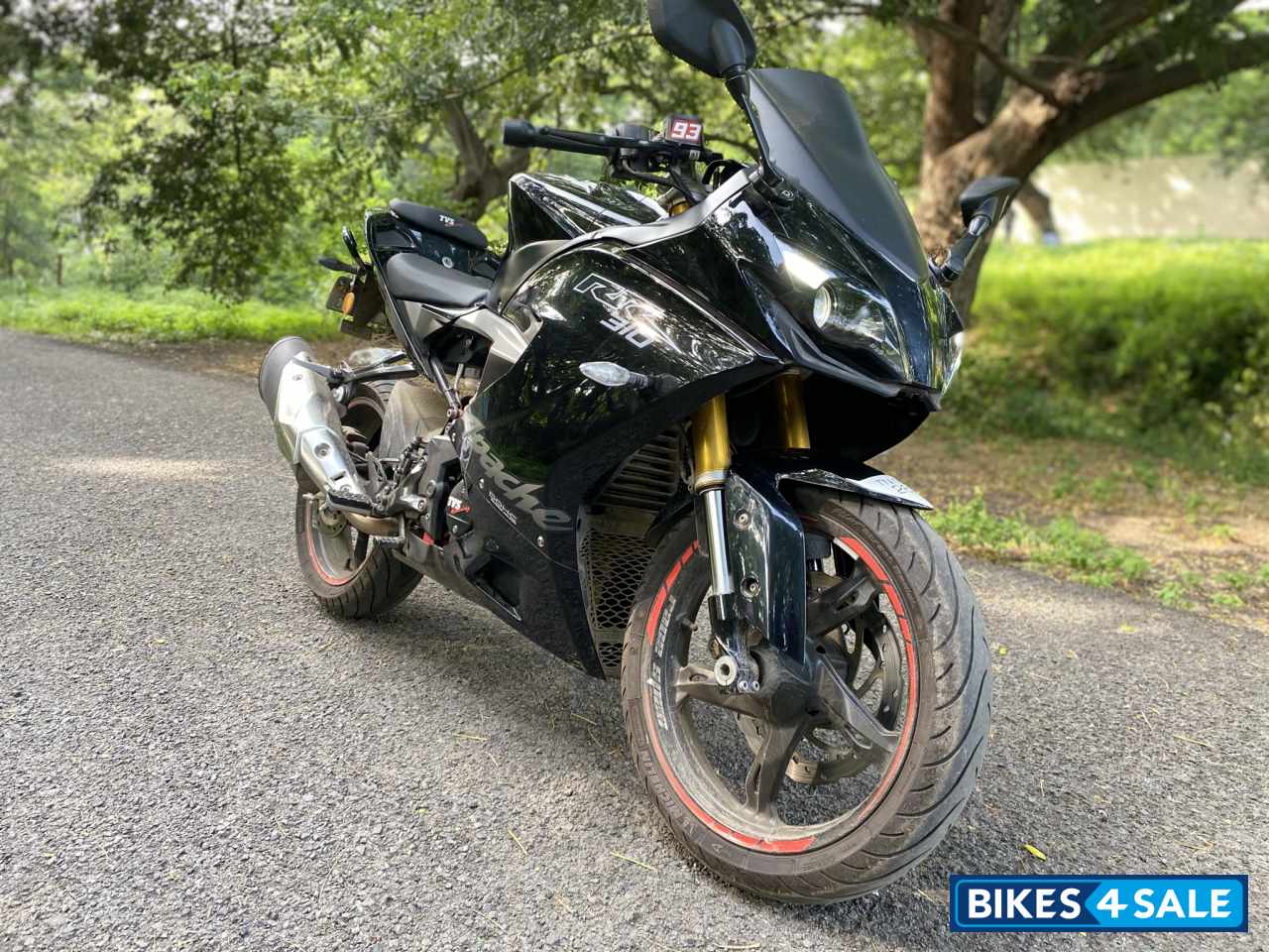 Phantom Black TVS Apache RR 310