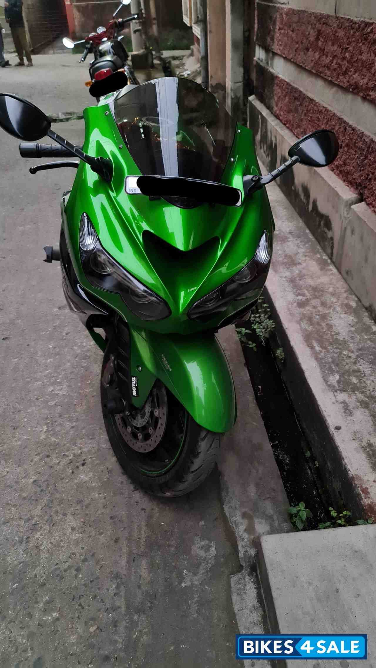 Green Kawasaki Ninja ZX-14R