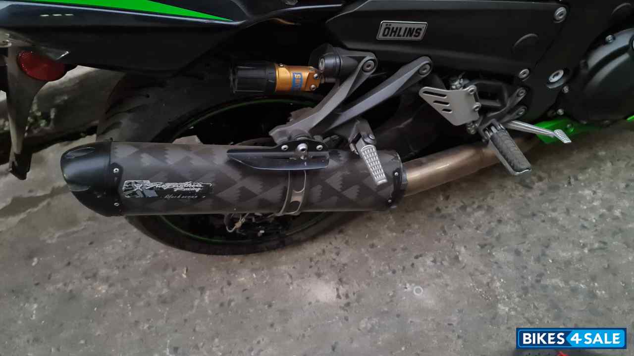 Green Kawasaki Ninja ZX-14R Green Kawasaki Ninja ZX-14R