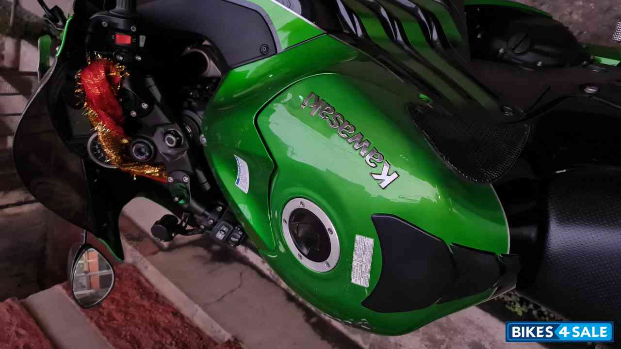 Green Kawasaki Ninja ZX-14R Green Kawasaki Ninja ZX-14R