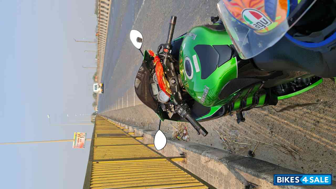 Green Kawasaki Ninja ZX-14R Green Kawasaki Ninja ZX-14R