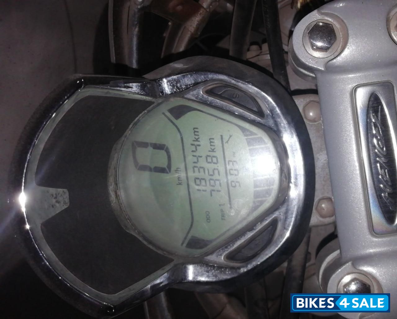 Aurbun Black Bajaj Avenger Cruise 220