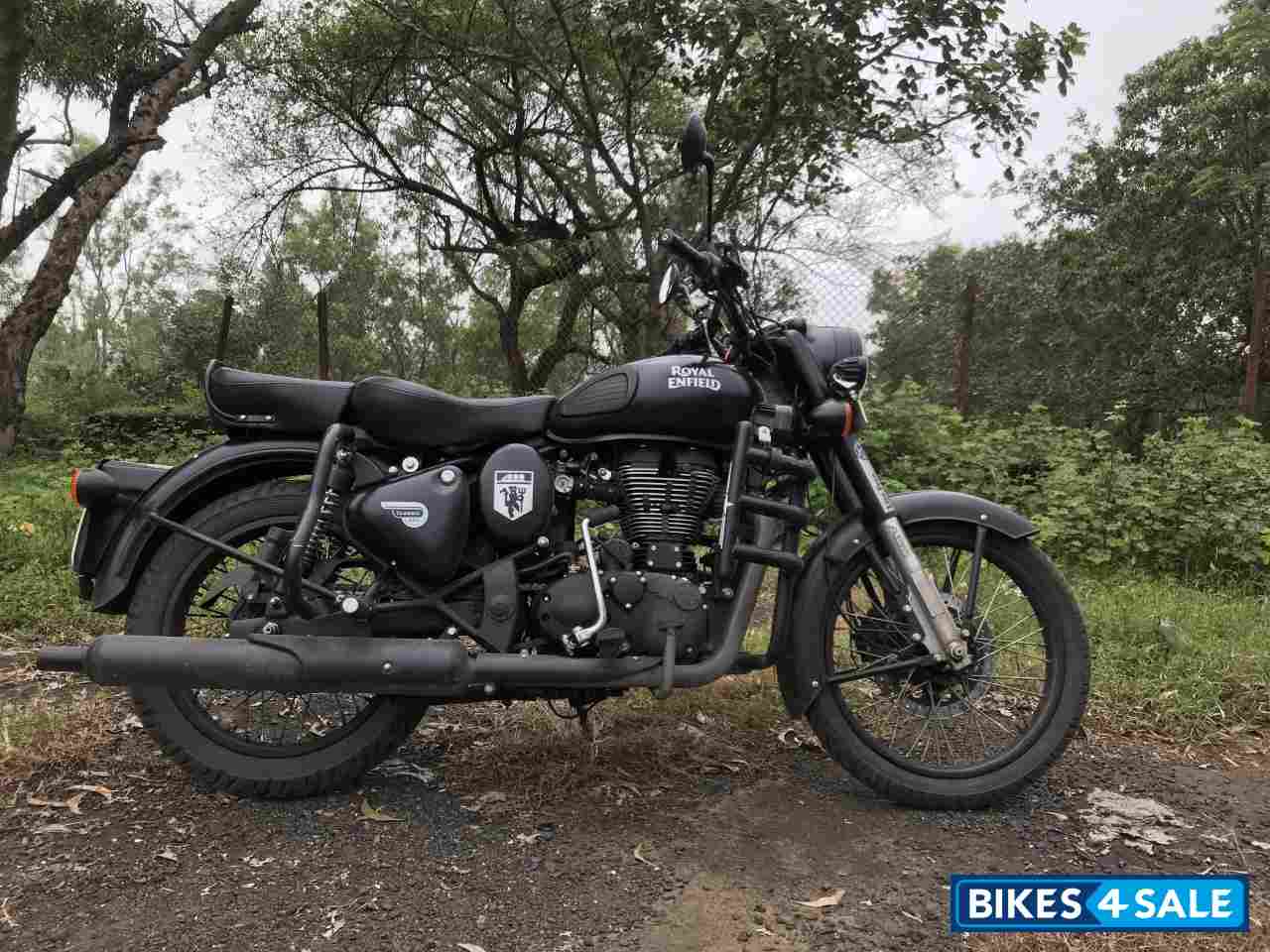 Royal Enfield Classic Stealth Black