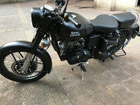 Royal Enfield Classic Stealth Black