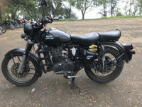 Royal Enfield Classic Stealth Black