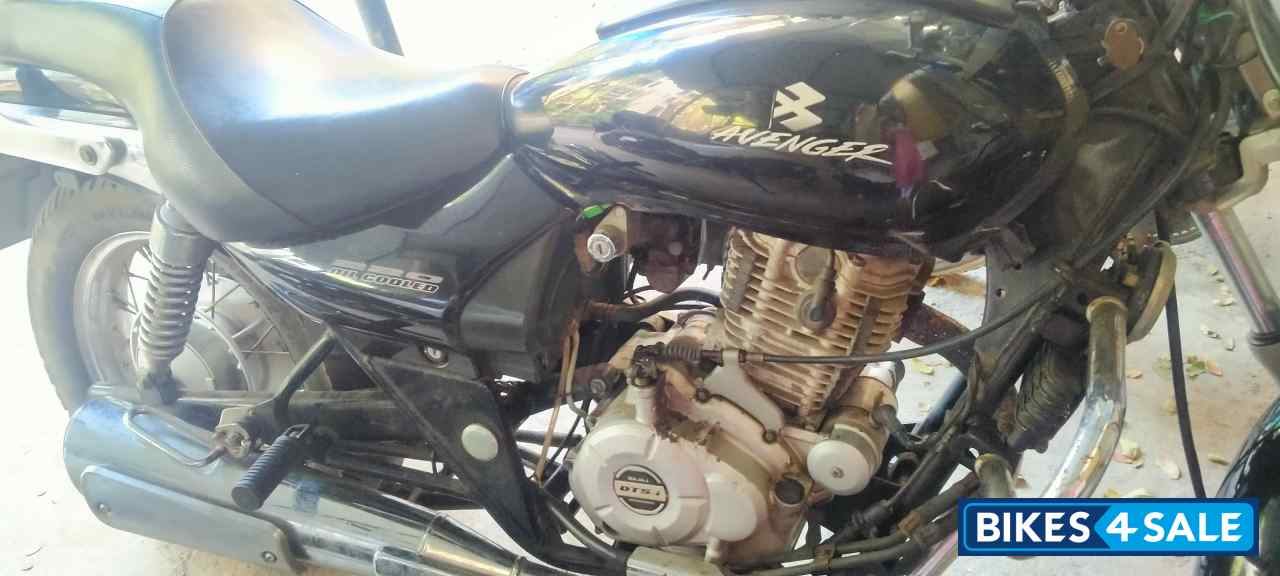 Bajaj Avenger 180 DTS-i