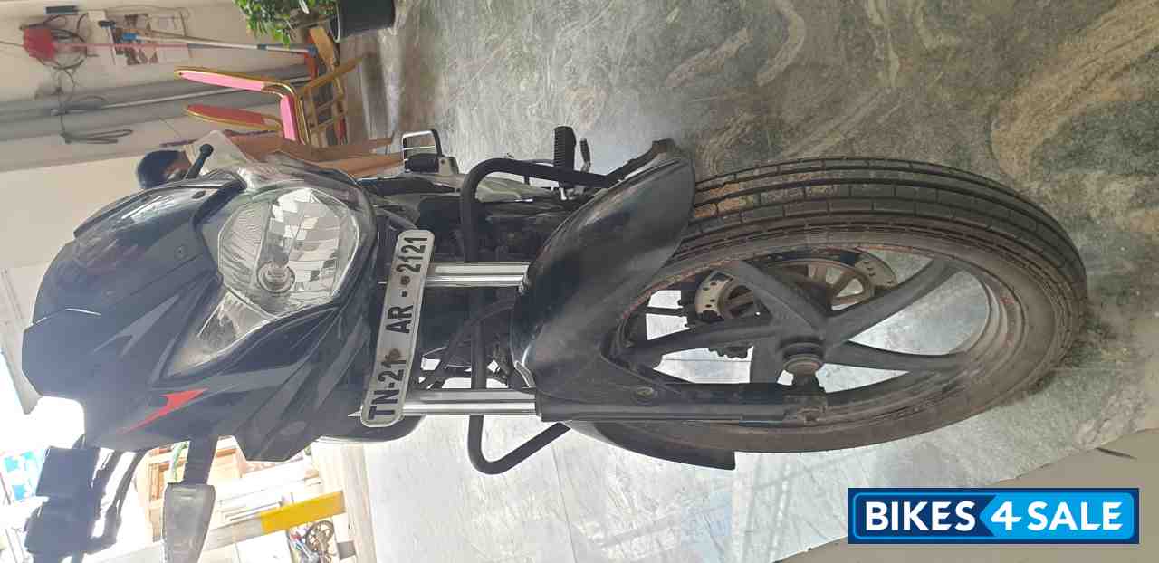 Black Suzuki GS 150R