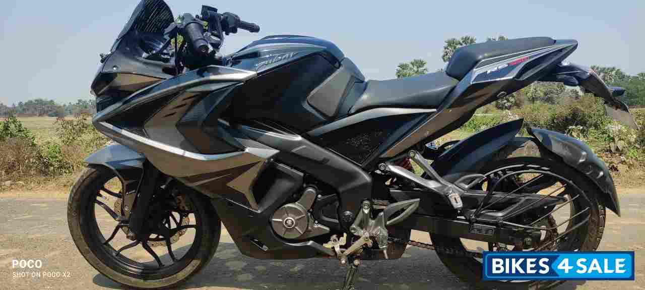 Bajaj Pulsar RS 200