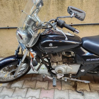 Black Bajaj Avenger 220 DTS-i