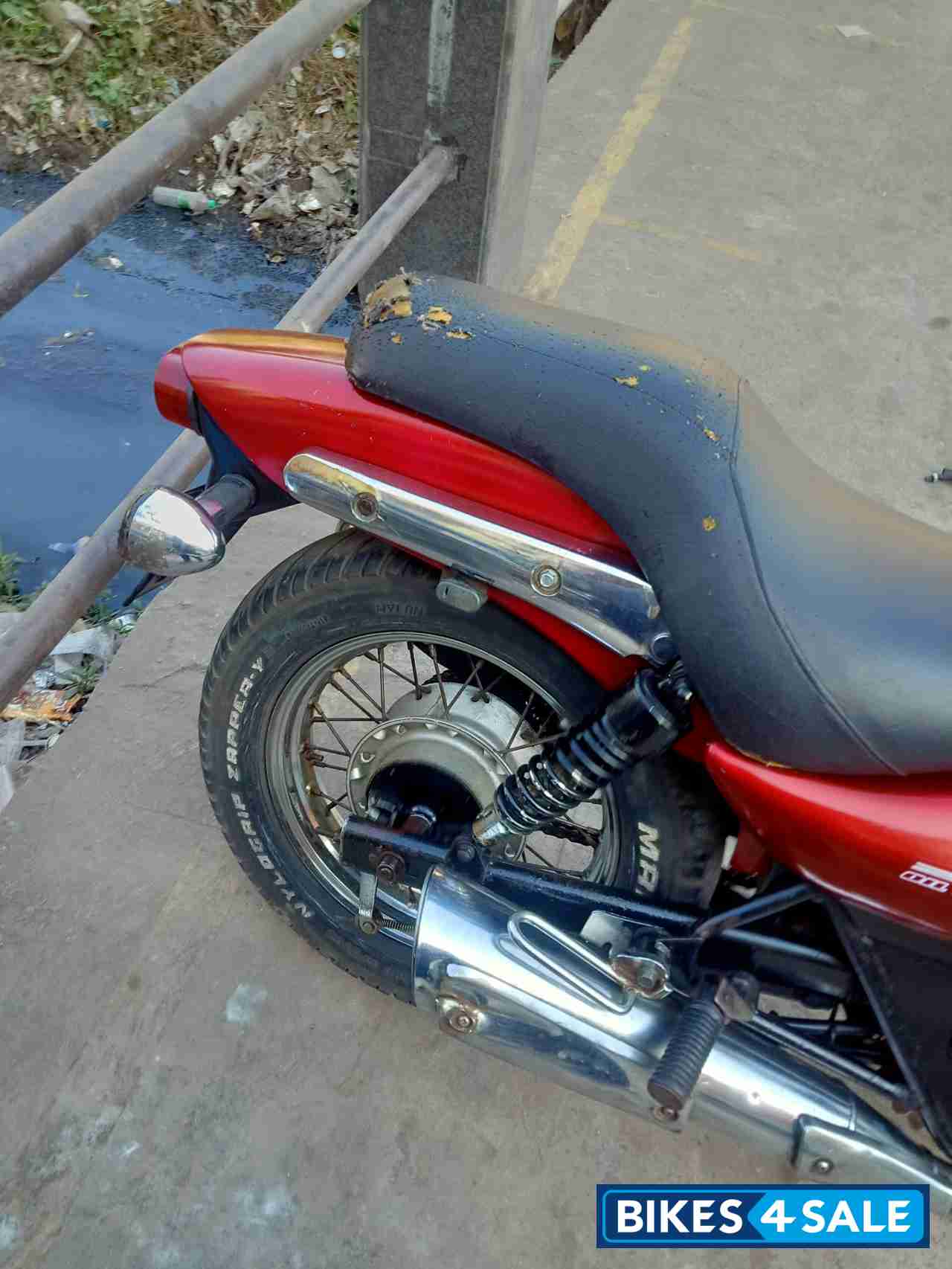 Bajaj Avenger 220 DTS-i