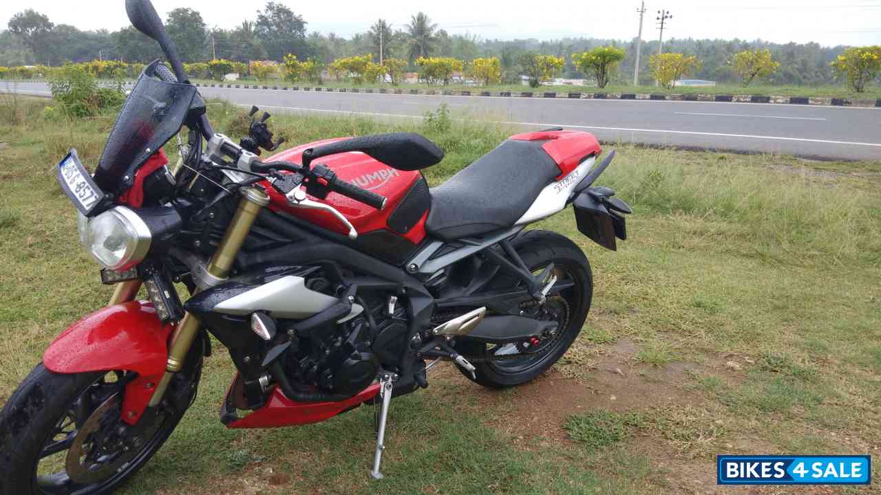 Diablo Red Triumph Speed Triple 675 ABS