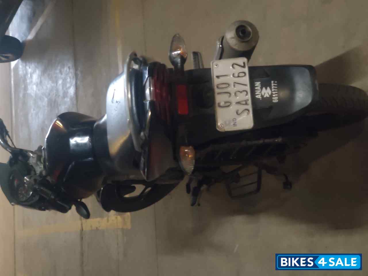 Black Bajaj Discover 125T