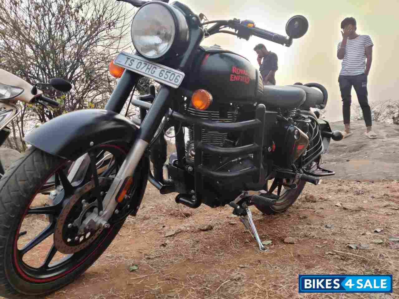 Stealth Black Royal Enfield Classic 350 Dual Channel BS6