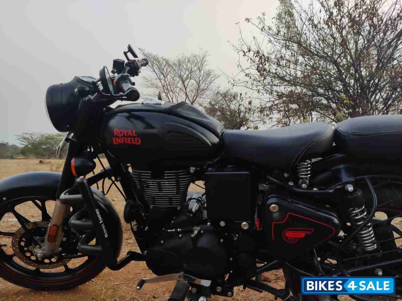 Stealth Black Royal Enfield Classic 350 Dual Channel BS6