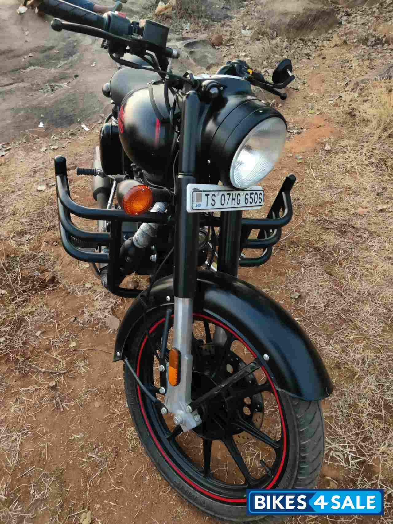 Stealth Black Royal Enfield Classic 350 Dual Channel BS6