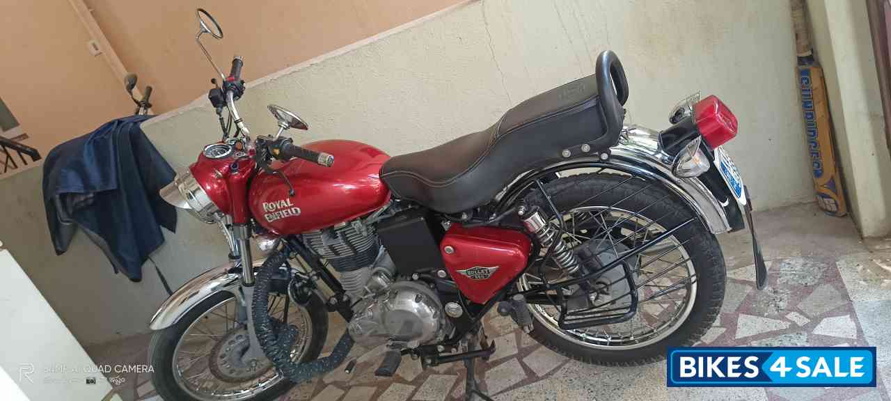 Maroon Royal Enfield Bullet 350 Twinspark