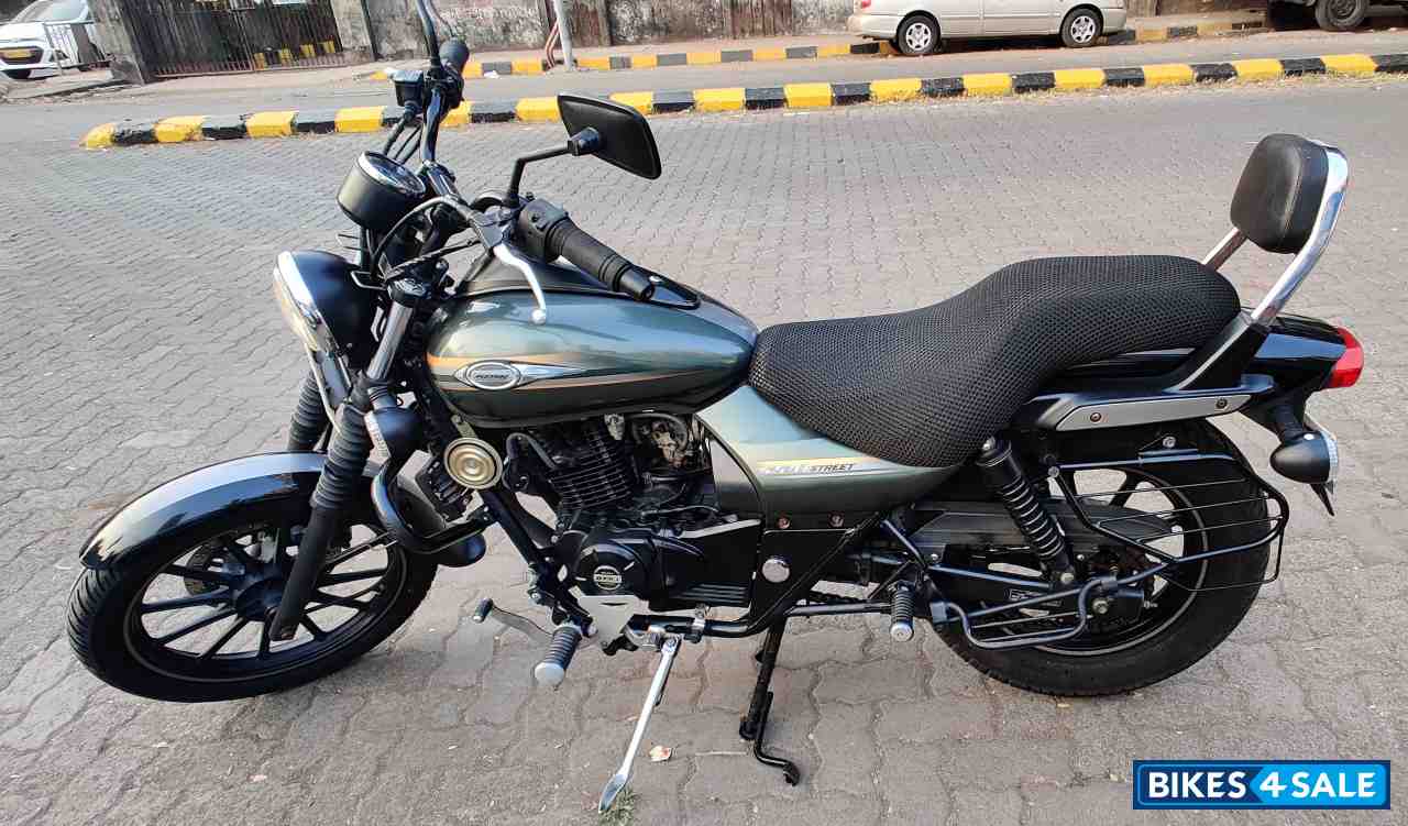 Bajaj Avenger Street 220