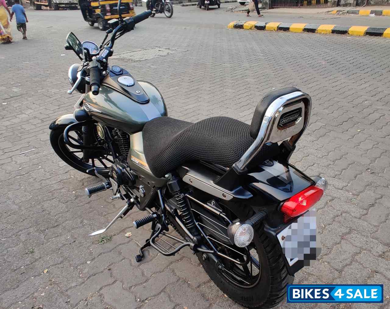 Bajaj Avenger Street 220