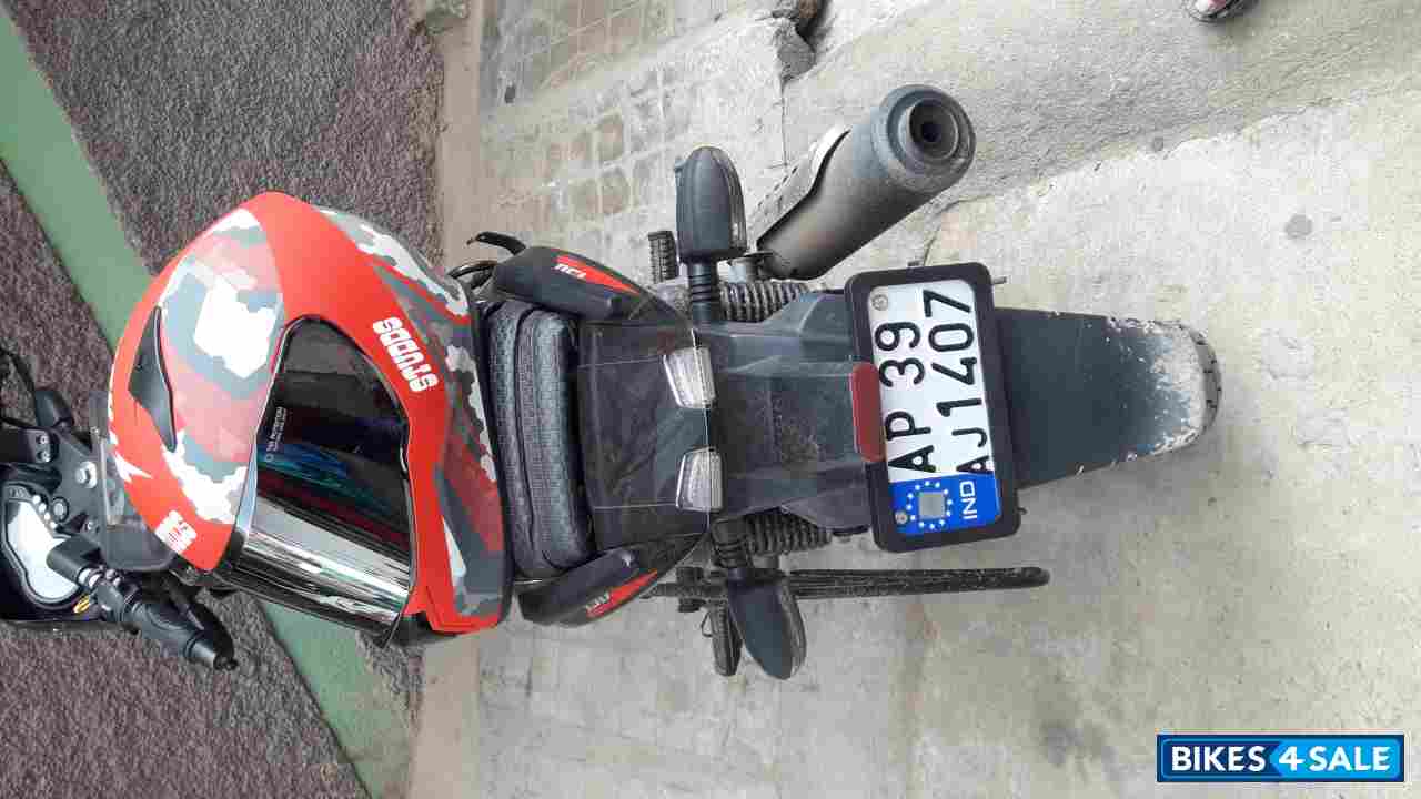 Block Red Bajaj Pulsar 150 Twin Disc