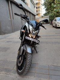 White Bajaj Pulsar 200 NS
