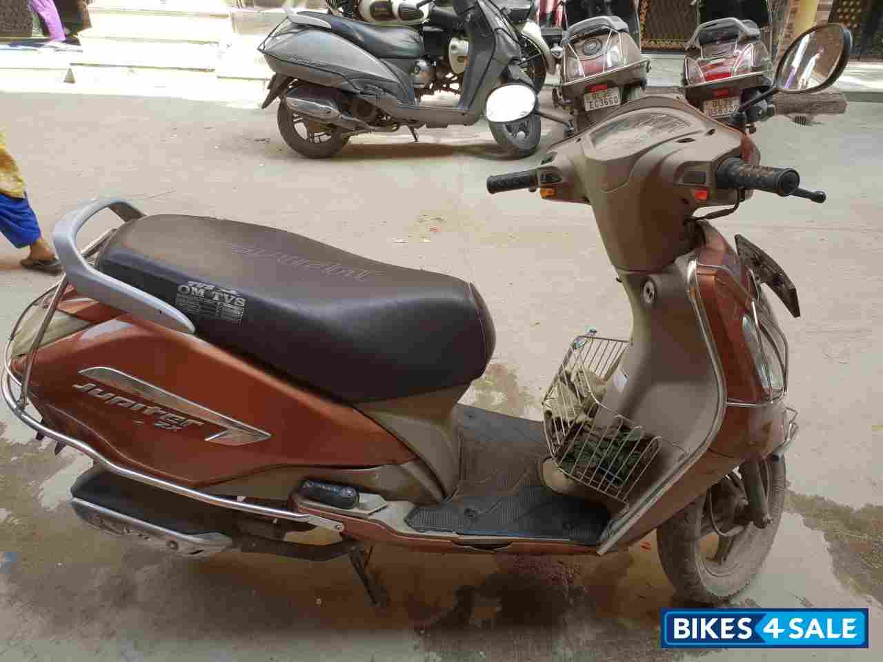 Brown TVS Jupiter ZX