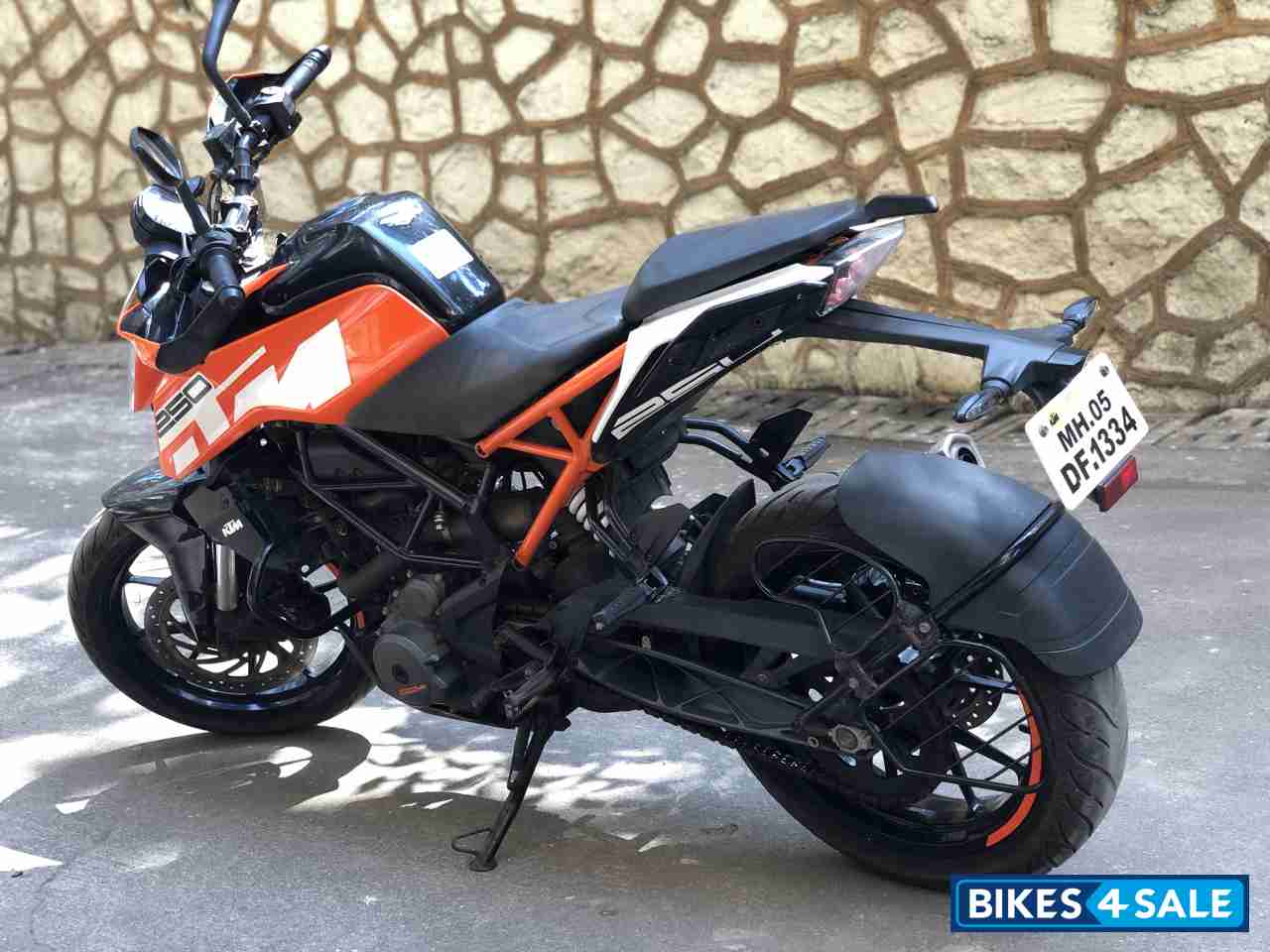 Orange KTM Duke 250